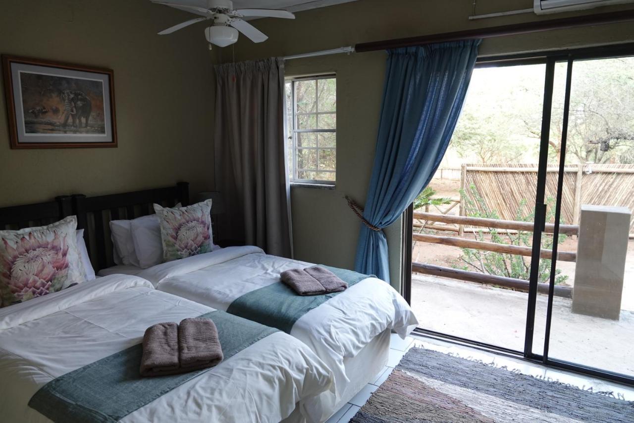 Villa Marloth Park Hippo House Extérieur photo