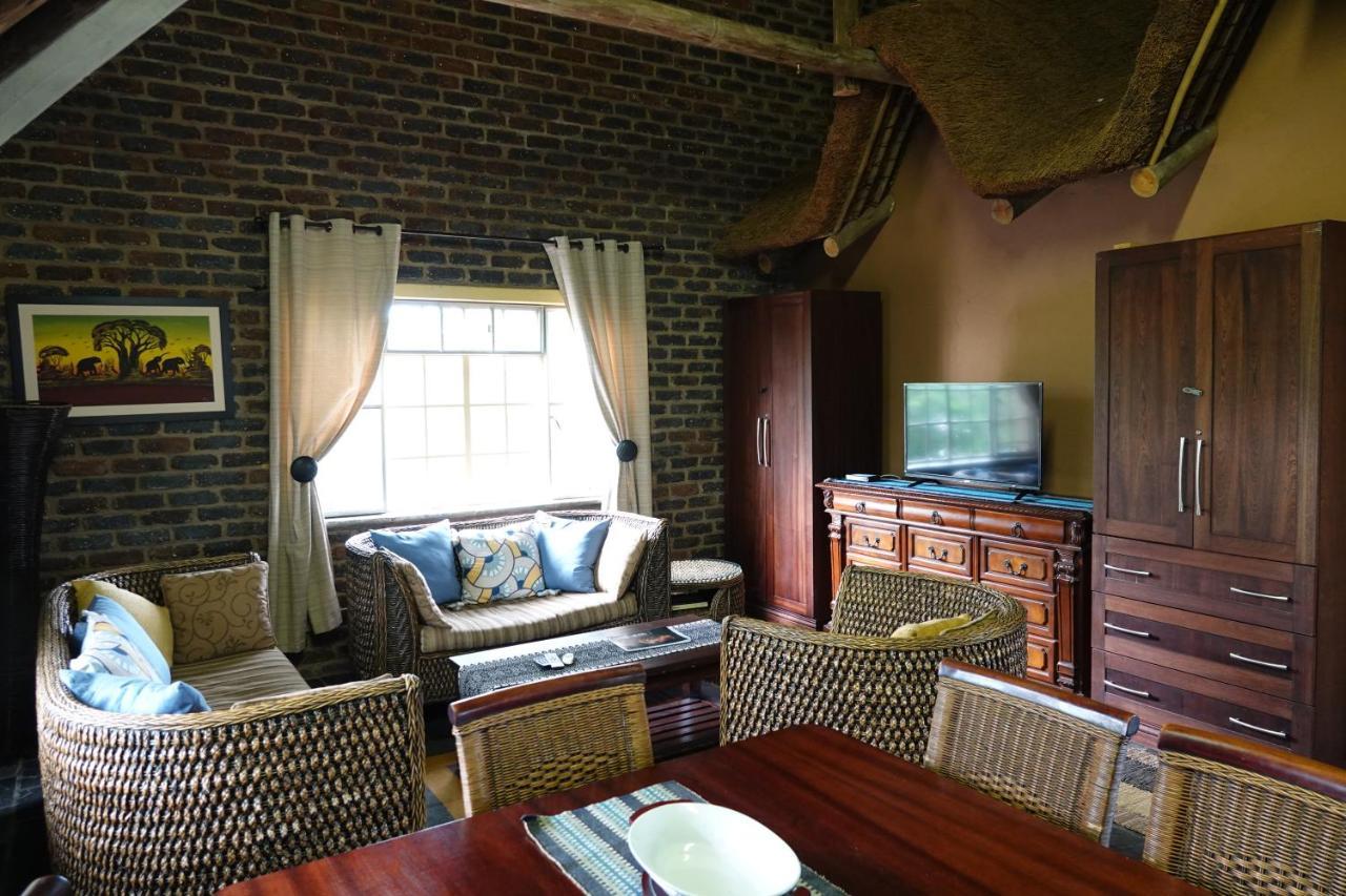 Villa Marloth Park Hippo House Extérieur photo