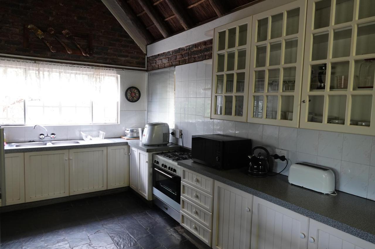 Villa Marloth Park Hippo House Extérieur photo