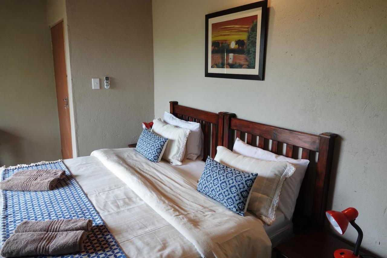 Villa Marloth Park Hippo House Extérieur photo