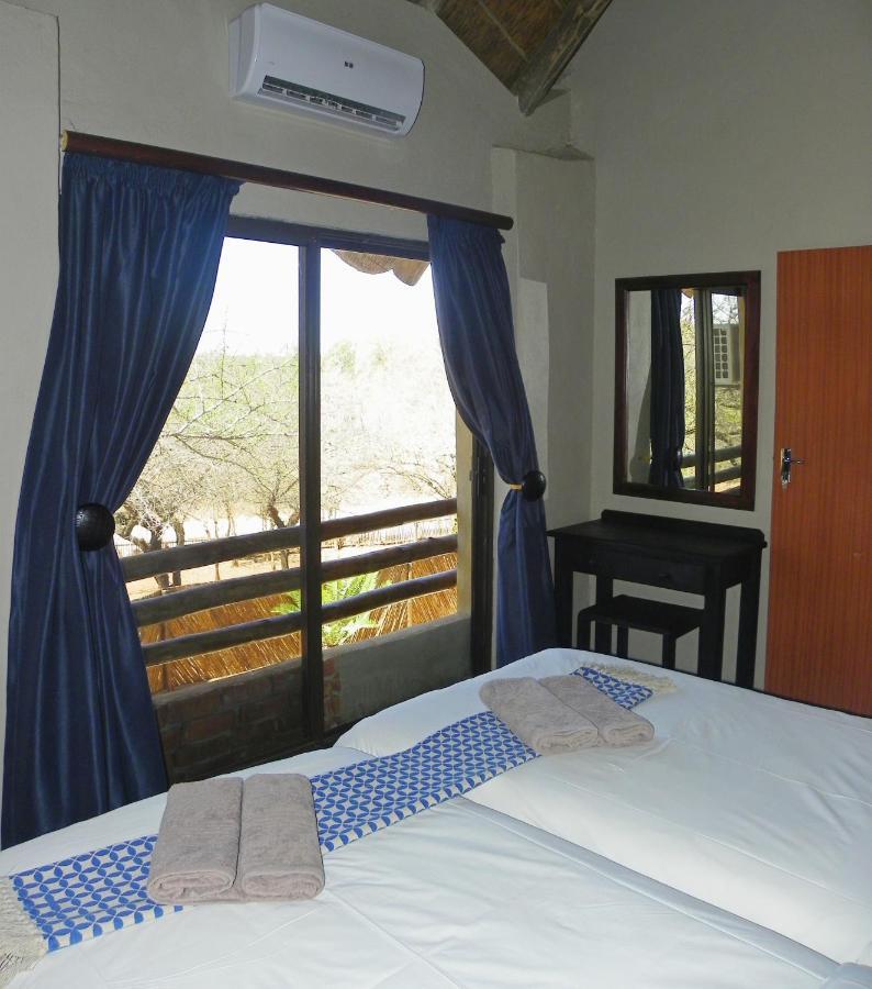 Villa Marloth Park Hippo House Extérieur photo
